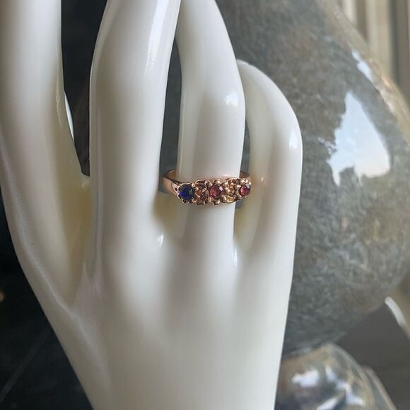 Vintage America Jewelry - Vintage Blue and Pink CZ 3-stone ring, in Gold tone, Unmarked